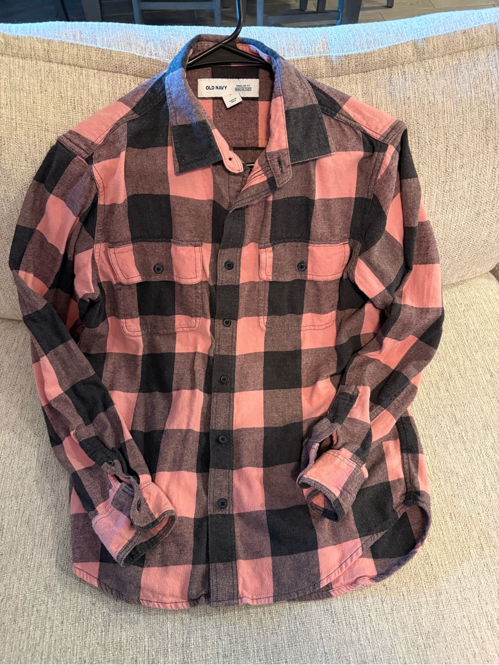 Old Navy Womenโs Pink & Black Buffalo Plaid Flannel Shirt Size Small